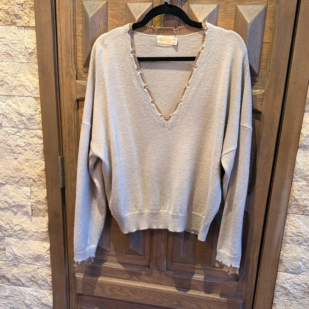 Nation LTD Large V-Neck double layer Sweater. Only worn once it’s a bit too big.